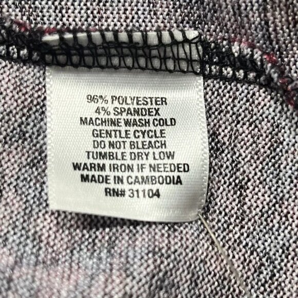 New Directions Petites. Sz PS. Soft 1/2 Button Placket Houndstooth Pullover. B1 - Picture 9 of 9